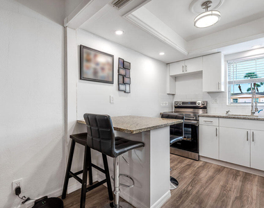2523 Dudley Drive W - Photo Thumbnail 7