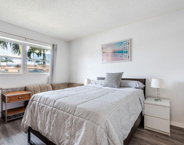 2523 Dudley Drive W - Photo Thumbnail 12
