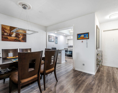 2523 Dudley Drive W - Photo Thumbnail 5