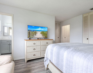 2523 Dudley Drive W - Photo Thumbnail 15