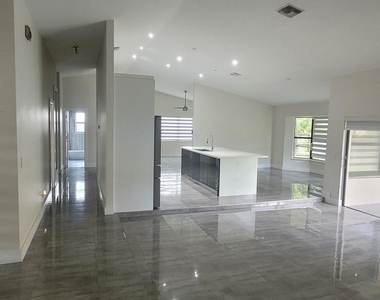 5460 Hawkes Bluff Avenue - Photo Thumbnail 5