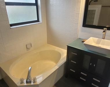 5460 Hawkes Bluff Avenue - Photo Thumbnail 11