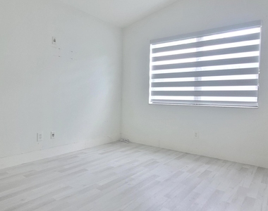 5460 Hawkes Bluff Avenue - Photo Thumbnail 10