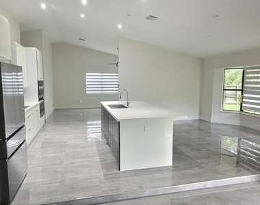 5460 Hawkes Bluff Avenue - Photo Thumbnail 4