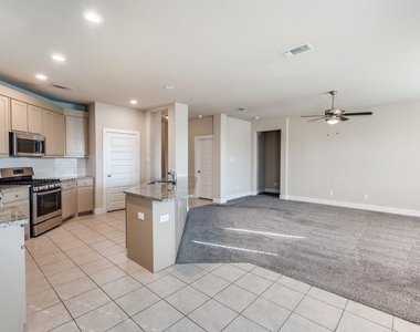 41 Kramer Lane - Photo Thumbnail 13