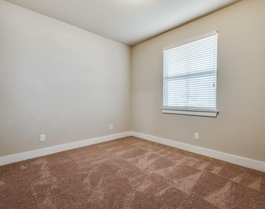 41 Kramer Lane - Photo Thumbnail 1