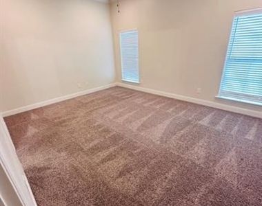 1419 Ascot Avenue - Photo Thumbnail 20