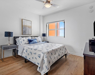 2650 Lake Shore Drive - Photo Thumbnail 23