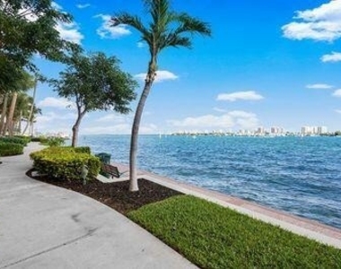 2650 Lake Shore Drive - Photo Thumbnail 59
