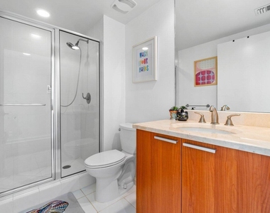 2650 Lake Shore Drive - Photo Thumbnail 27