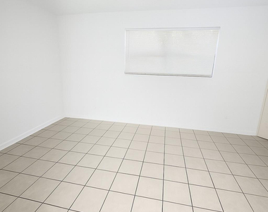 1151 Ne 17th Court - Photo Thumbnail 4