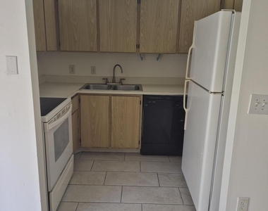 3793 Heather Drive W - Photo Thumbnail 15