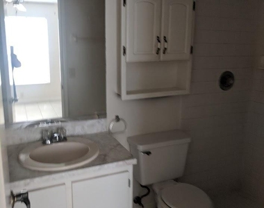 3793 Heather Drive W - Photo Thumbnail 6