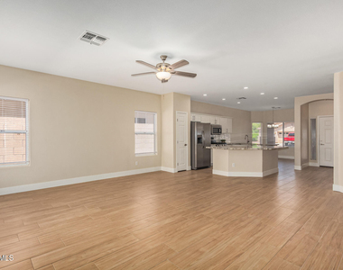 3556 N 143rd Lane - Photo Thumbnail 12