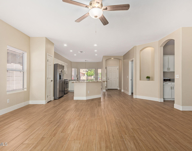 3556 N 143rd Lane - Photo Thumbnail 9