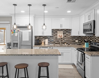 1211 W Palomino Drive - Photo Thumbnail 1