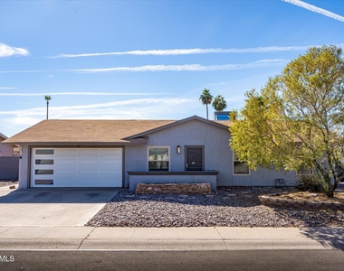 1211 W Palomino Drive - Photo Thumbnail 25