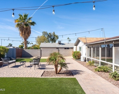 1211 W Palomino Drive - Photo Thumbnail 26