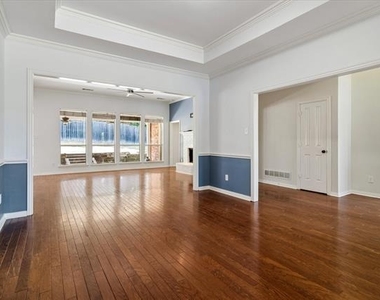 101 Independence Place - Photo Thumbnail 7