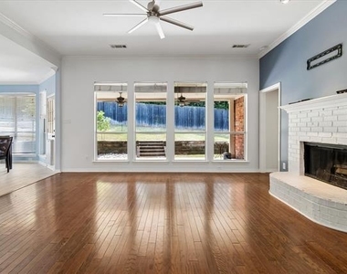 101 Independence Place - Photo Thumbnail 8