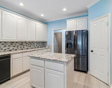 101 Independence Place - Photo Thumbnail 9