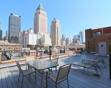 West 51st Street - Photo Thumbnail 6