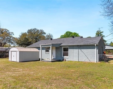 813 N Winnsboro Street - Photo Thumbnail 13