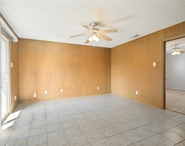 7005 Kingsbury Drive - Photo Thumbnail 3