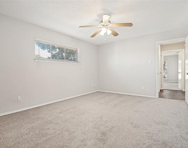 7005 Kingsbury Drive - Photo Thumbnail 6