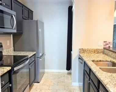 8601 Park Lane - Photo Thumbnail 4