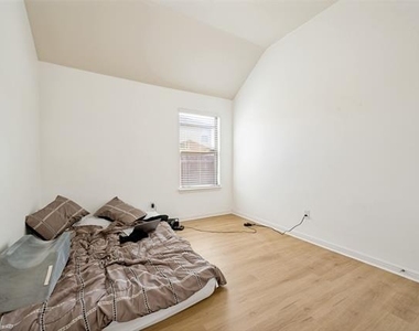 929 Green Coral Drive - Photo Thumbnail 13