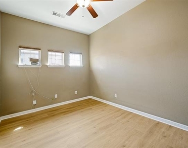 929 Green Coral Drive - Photo Thumbnail 15