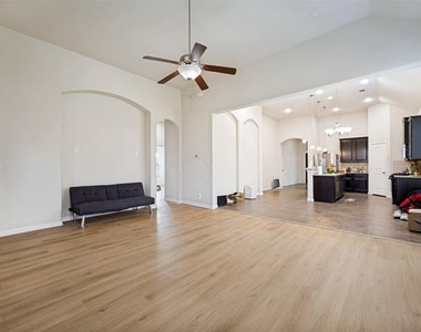 929 Green Coral Drive - Photo Thumbnail 5