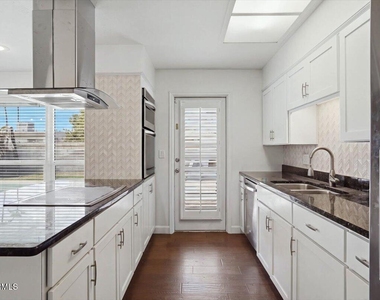 5420 N 82nd Street - Photo Thumbnail 11