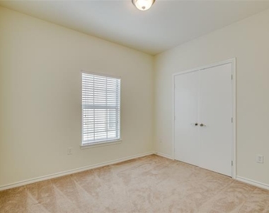 1041 Colonial Drive - Photo Thumbnail 19