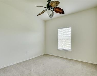 1041 Colonial Drive - Photo Thumbnail 20