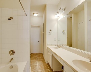 1041 Colonial Drive - Photo Thumbnail 18