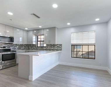22791 Trelawny Terrace - Photo Thumbnail 6