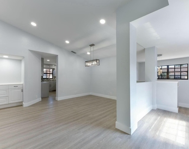 22791 Trelawny Terrace - Photo Thumbnail 20