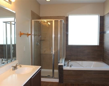 327 Regency Drive - Photo Thumbnail 24