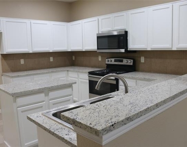 327 Regency Drive - Photo Thumbnail 6