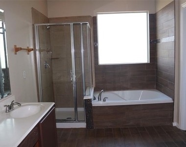 327 Regency Drive - Photo Thumbnail 23