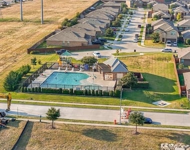 6353 Seagull Lane - Photo Thumbnail 25