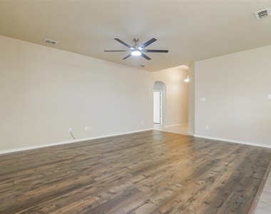 6353 Seagull Lane - Photo Thumbnail 4