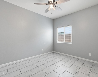 1692 W Aztec Drive - Photo Thumbnail 15