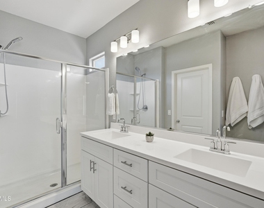 1692 W Aztec Drive - Photo Thumbnail 11