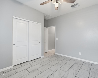 1692 W Aztec Drive - Photo Thumbnail 16