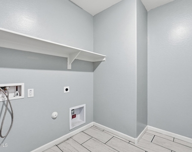1692 W Aztec Drive - Photo Thumbnail 32