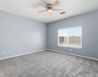 1692 W Aztec Drive - Photo Thumbnail 8