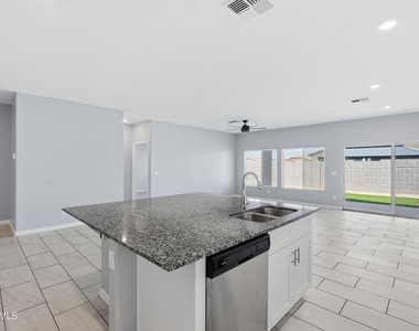 1692 W Aztec Drive - Photo Thumbnail 30